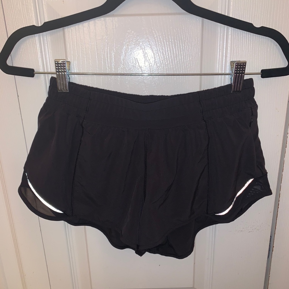 Lululemon Hotty hot shorts 2.5 inch